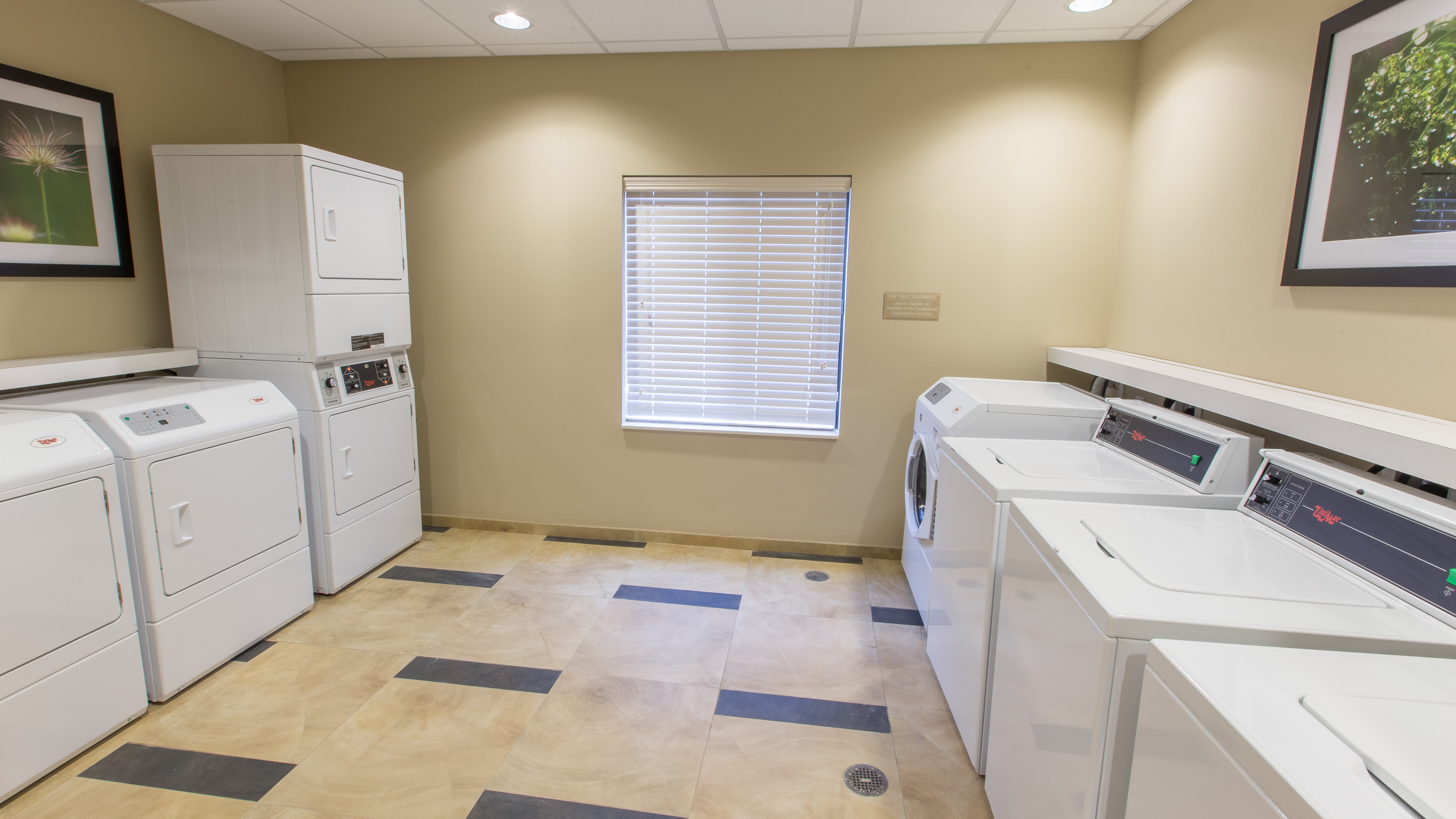 CANDLEWOOD SUITES OVERLAND PARK 58/59