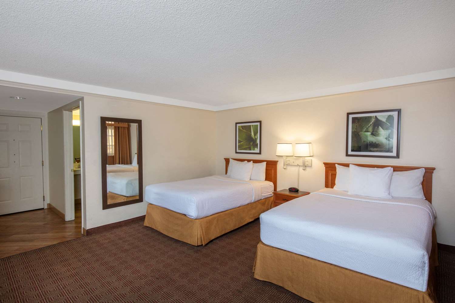 Room at La Quinta Inn and Suites by Wyndham Las Vegas Airport N Conv., LAS VEGAS - NV