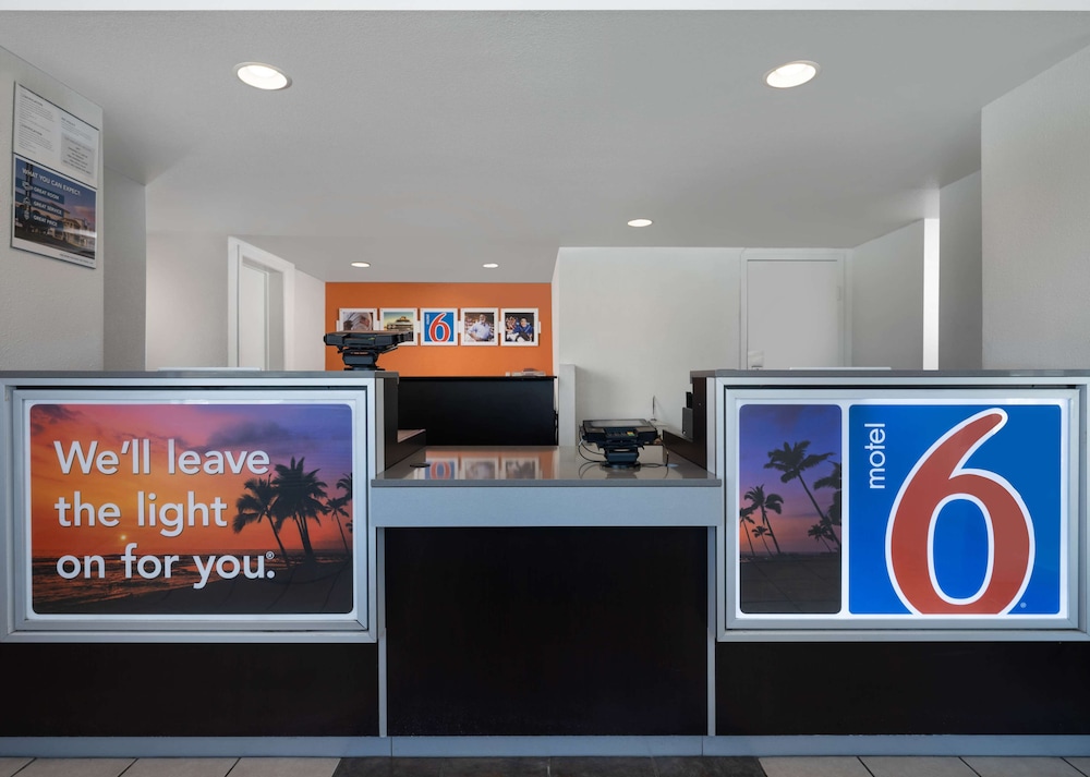 Motel6 Temecula, CA - Historic Old Town 7/62