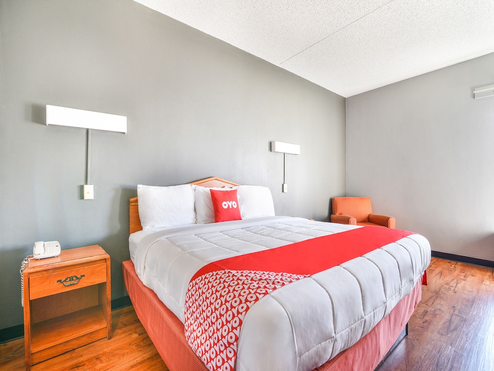 OYO Townhouse Inn Jacksonville near Little Rock Air Force Base 23/57