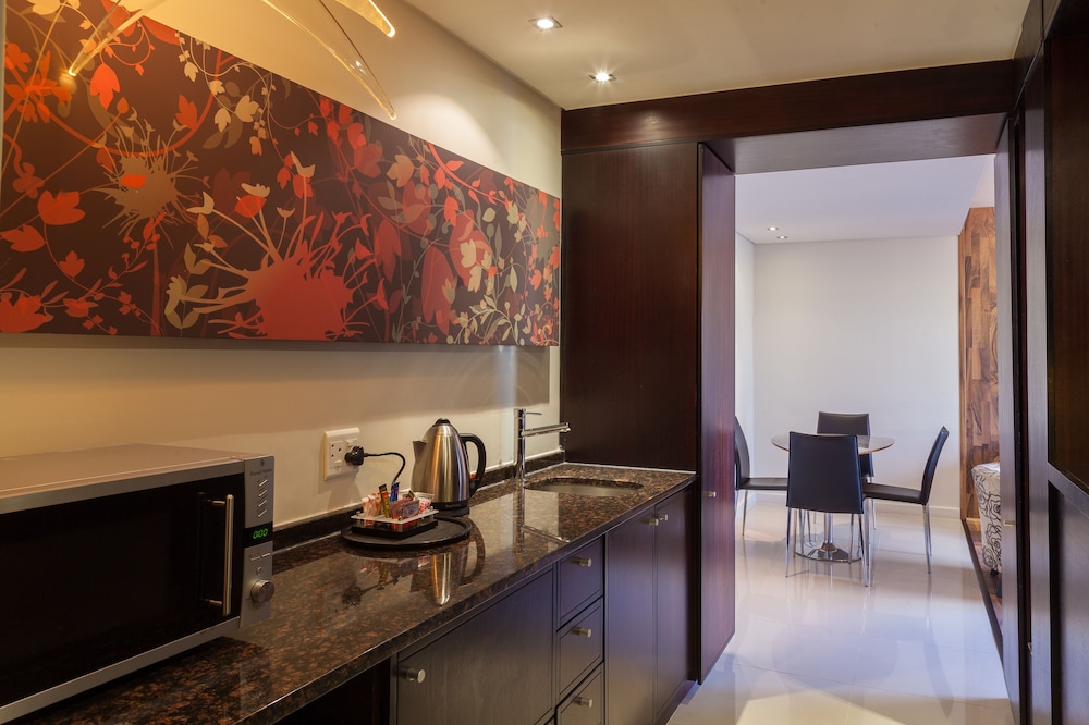 Colosseum Hotel 59/73