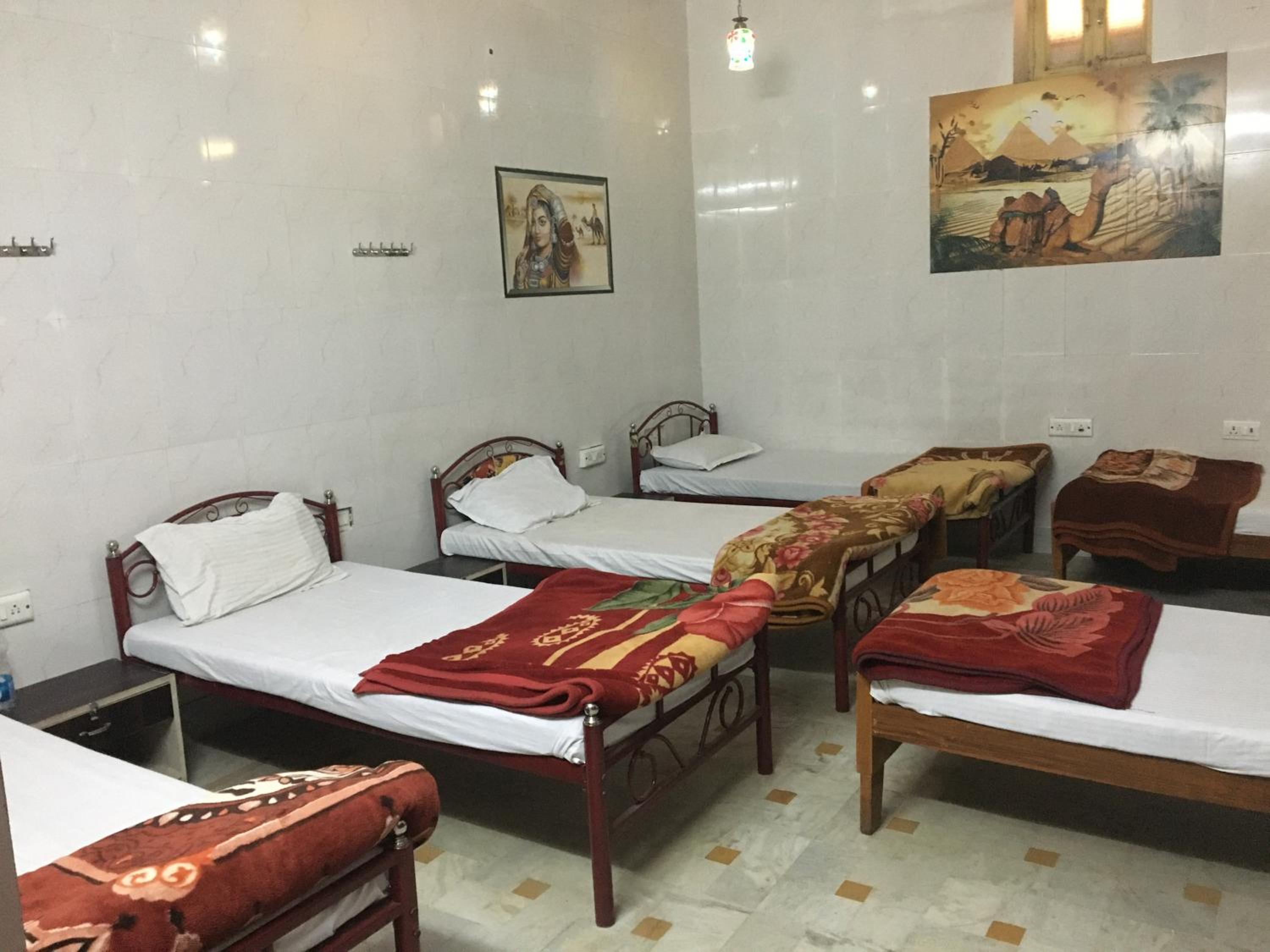 Female Dorm, Female Only, 6 Beds