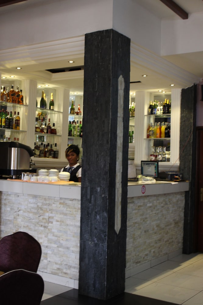 Tou'Ngou Hotel 41/50