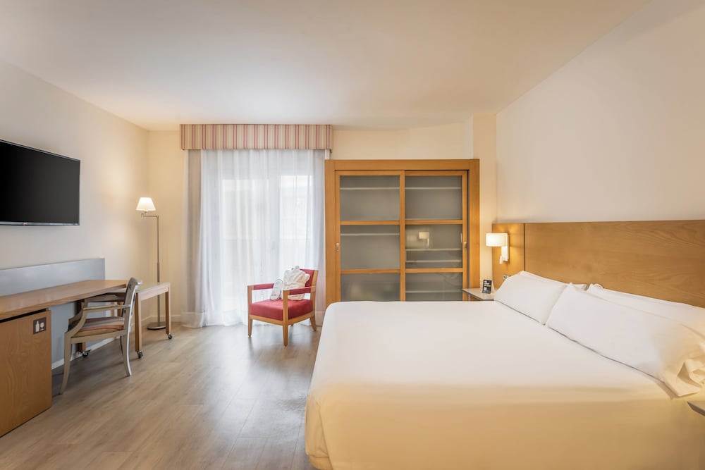 غرفة سوبيريور بسرير كوين بجاكوزي، Hotel Artiem Capri 3/10
