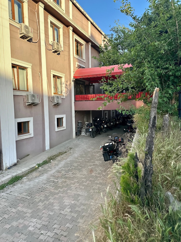 Arapgir Nazar Hotel 43/49