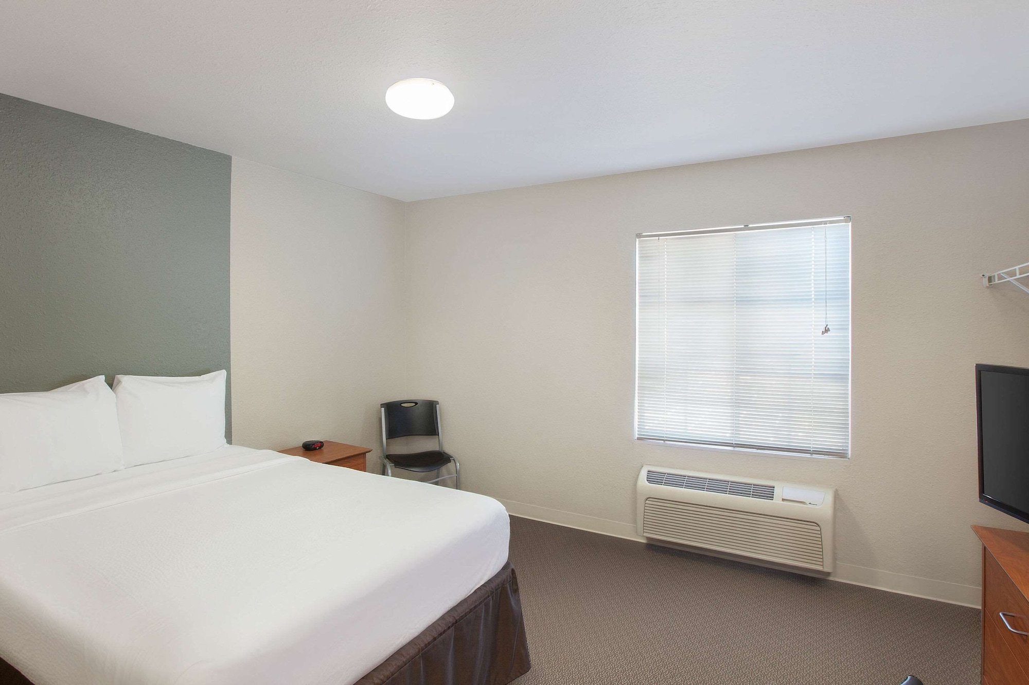 Standard, Queen Bed