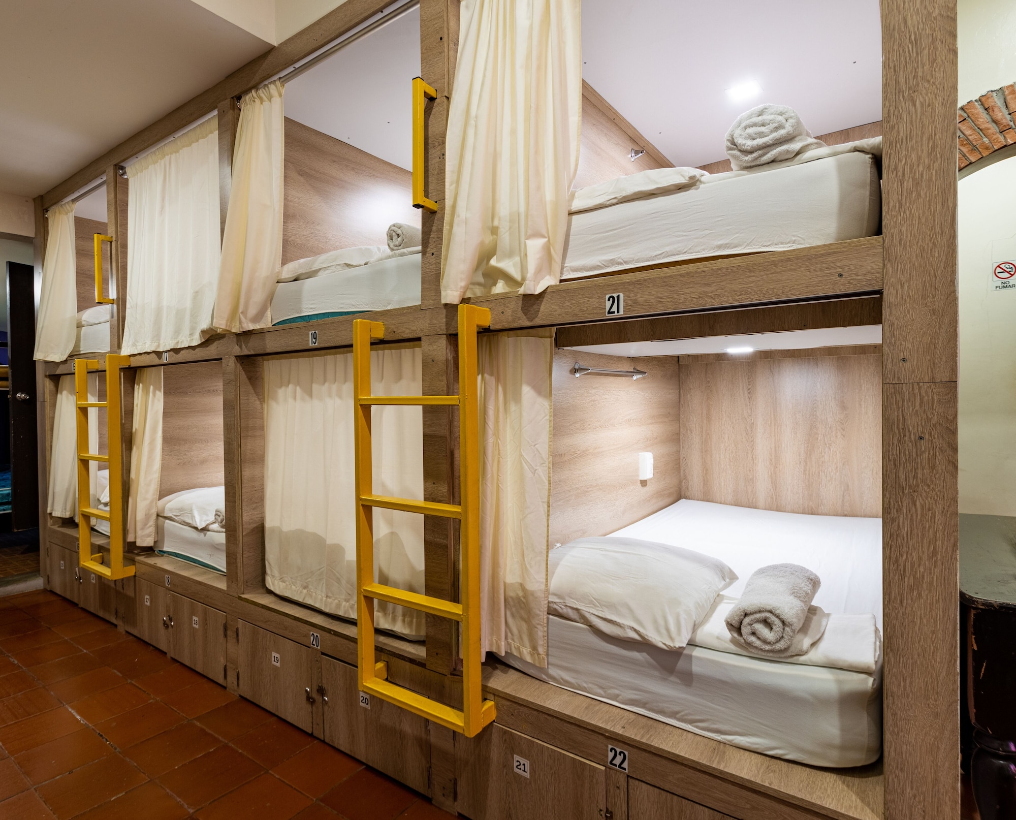 MIXED DORM, ECONOMY