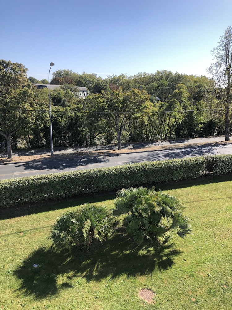 Kyriad La Rochelle Centre 56/62