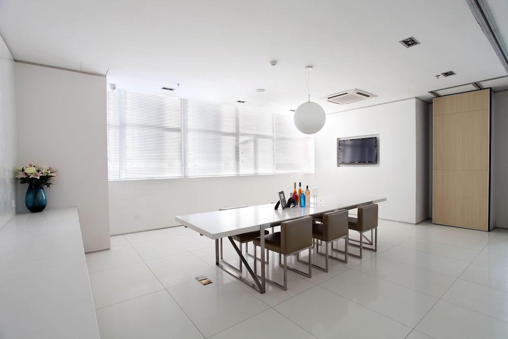 Colour Inn Shenzhen Dongmen Branch 51/66