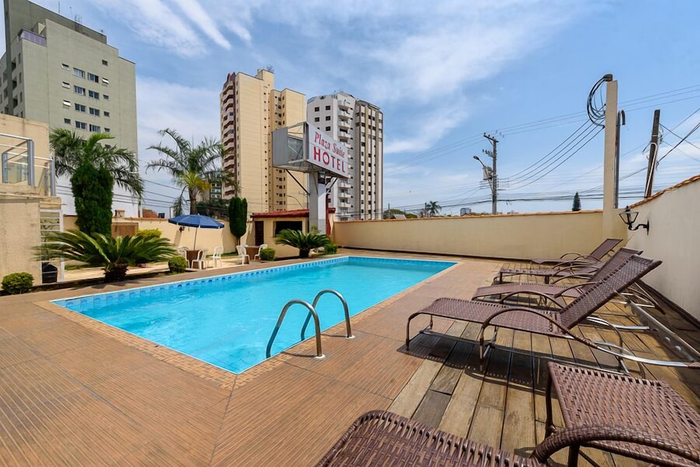 PLAZA SUITE HOTEL 23/25