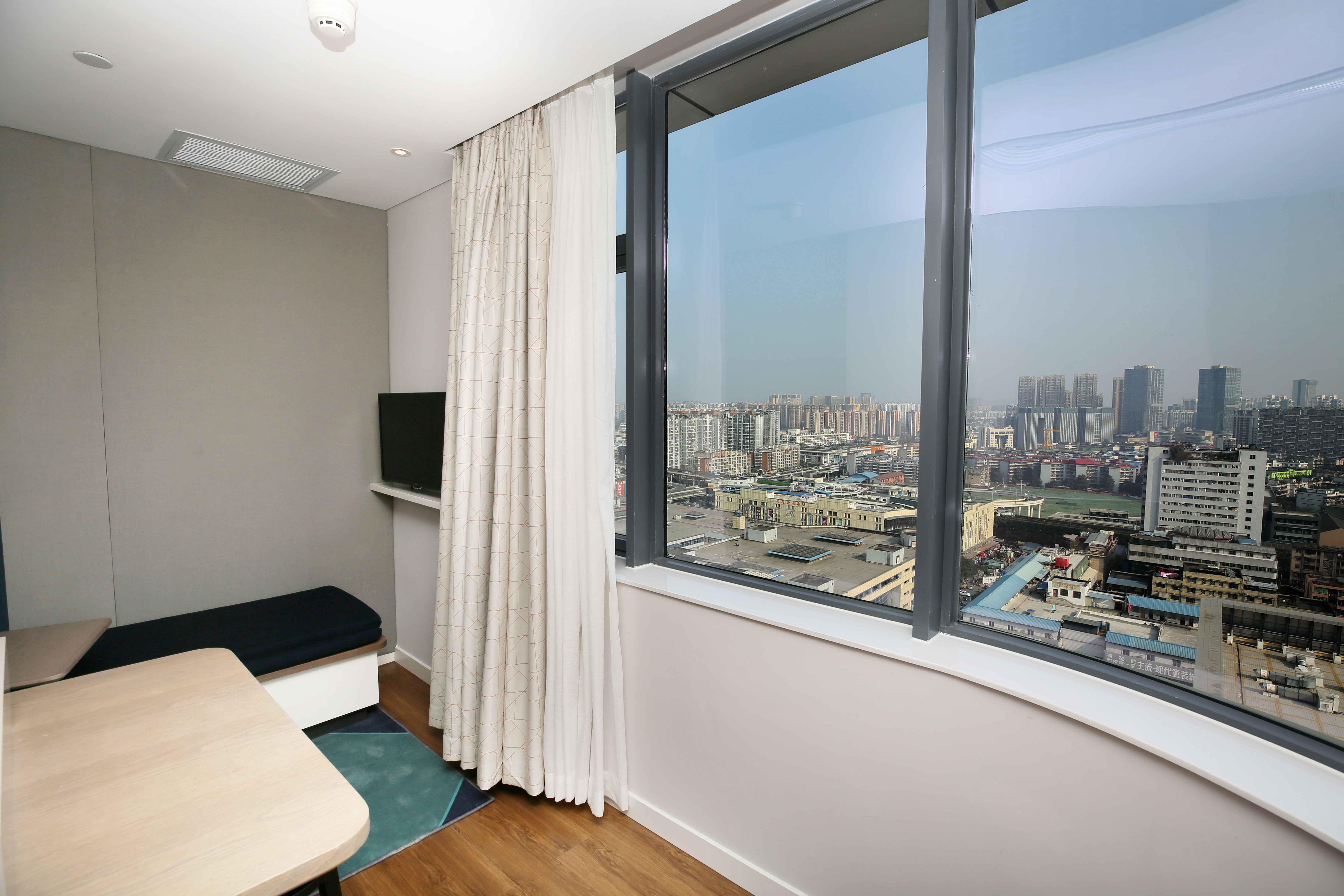 Holiday Inn Express Chengdu North Railway Station 32/68