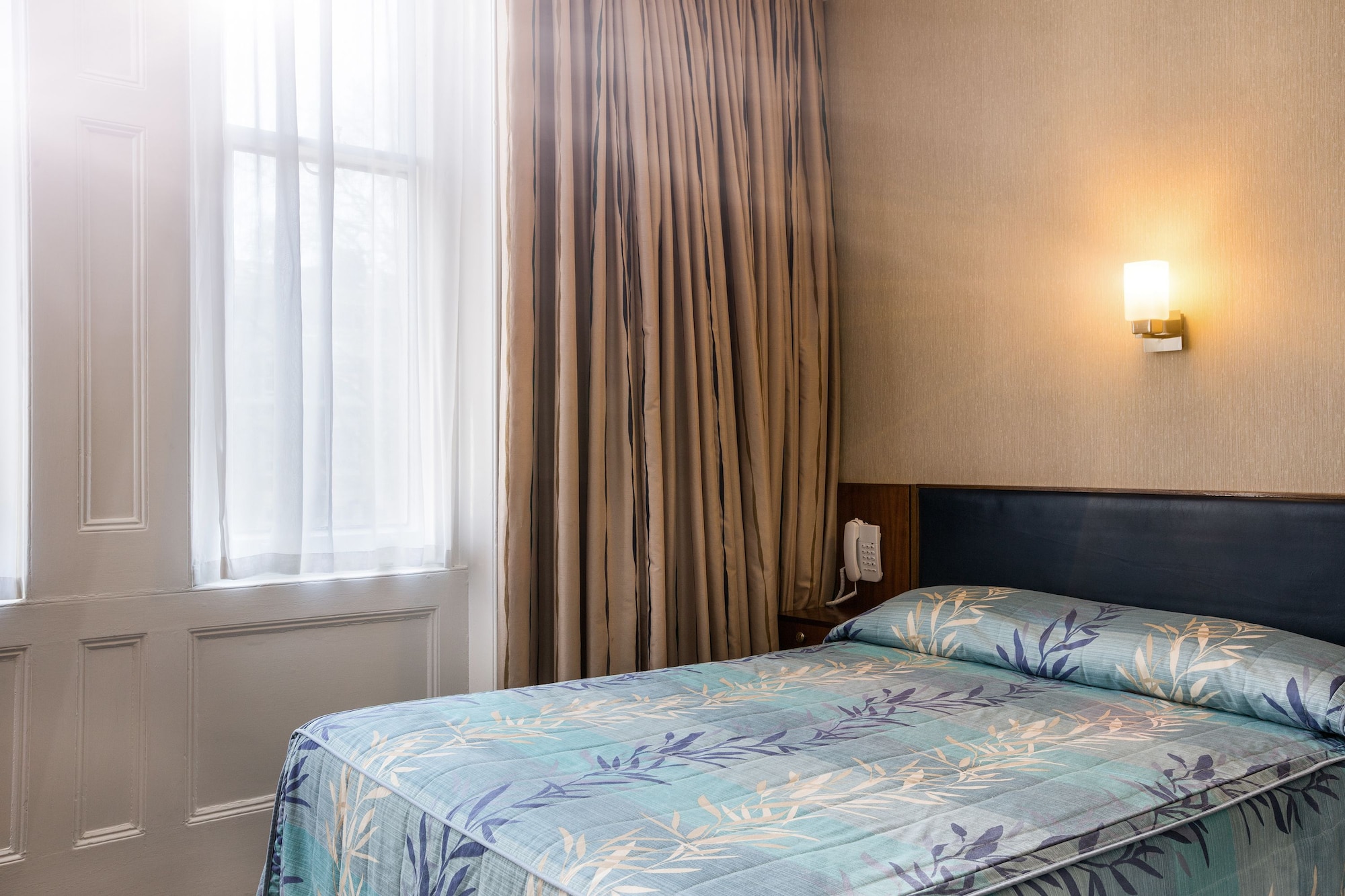 SUPERIOR, DOUBLE BED