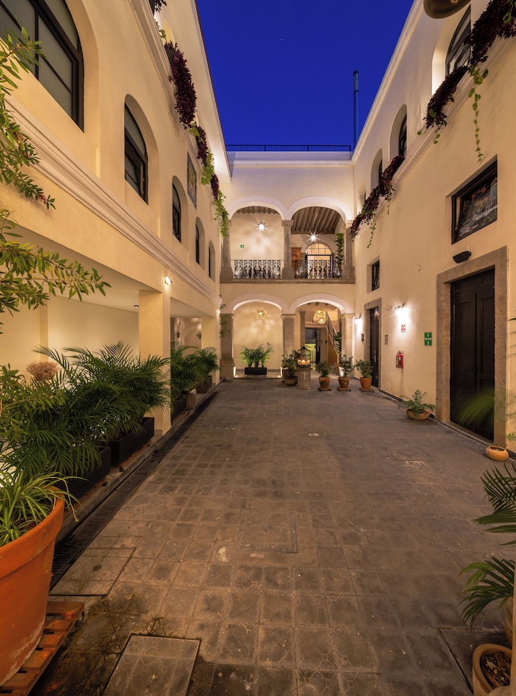 Palpatio Hotel Boutique 37/47