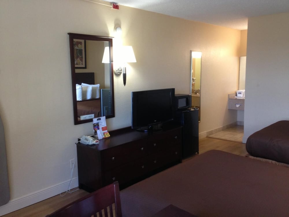 Americas Best Value Inn Orlando 77/93