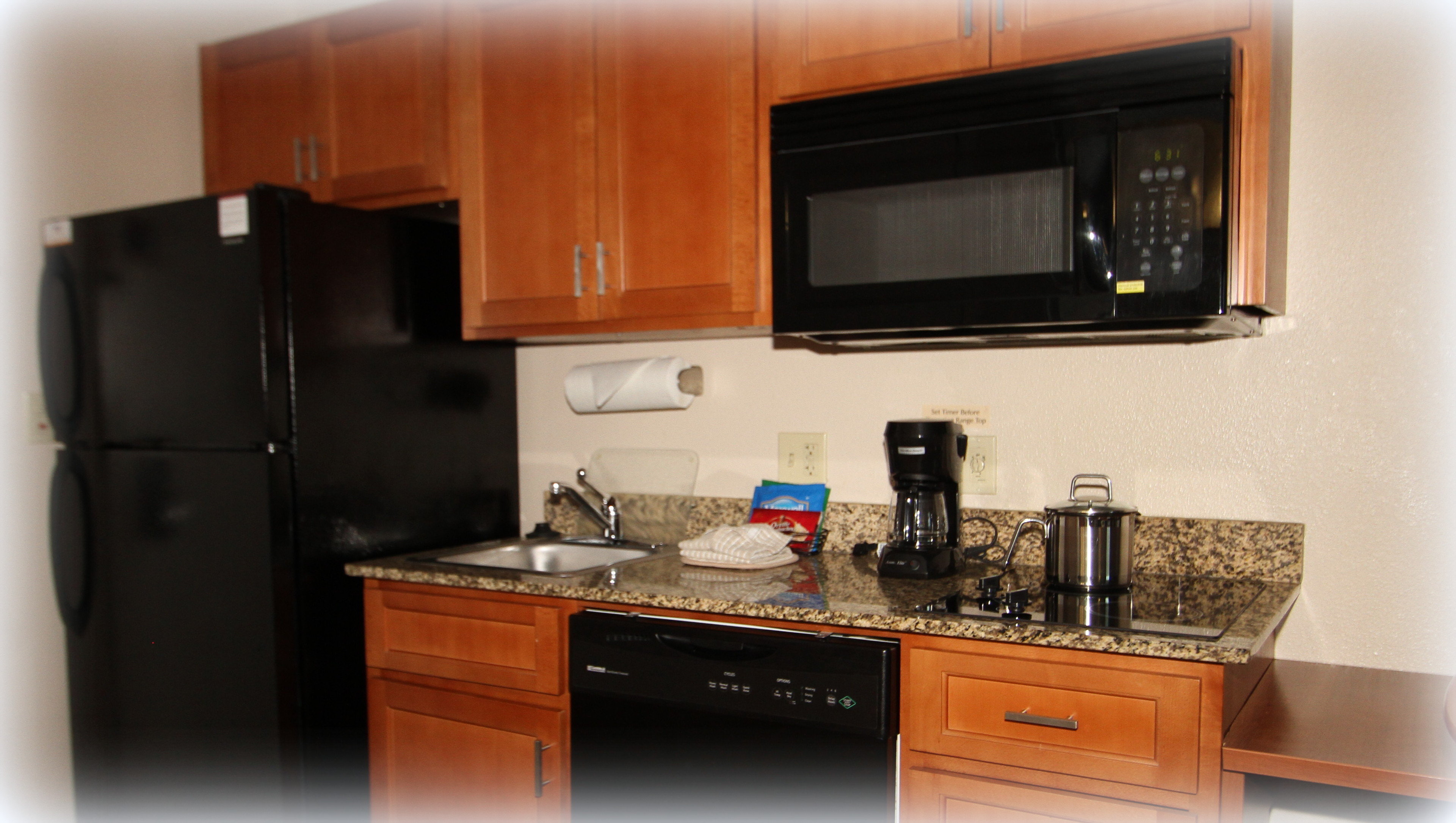 Candlewood Suites Fredericksburg 15/16