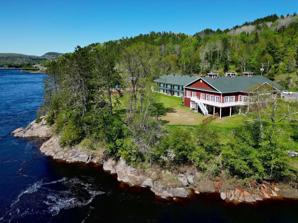 Hotel Marineau Mattawin 27/30