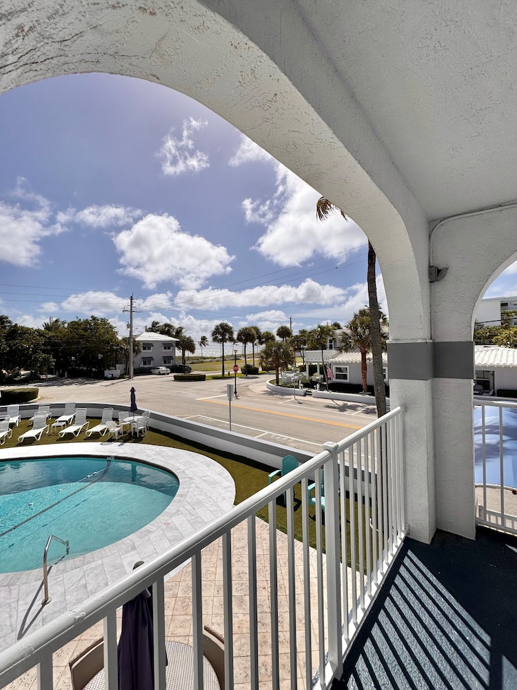 Coral Key Inn 29/71