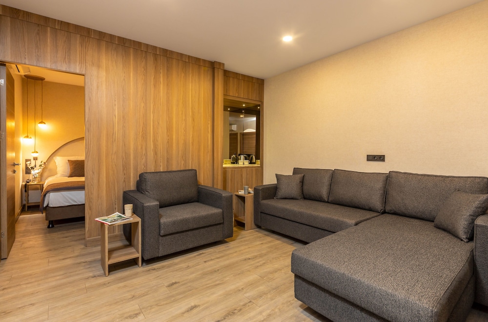 Ema Houses 28/50