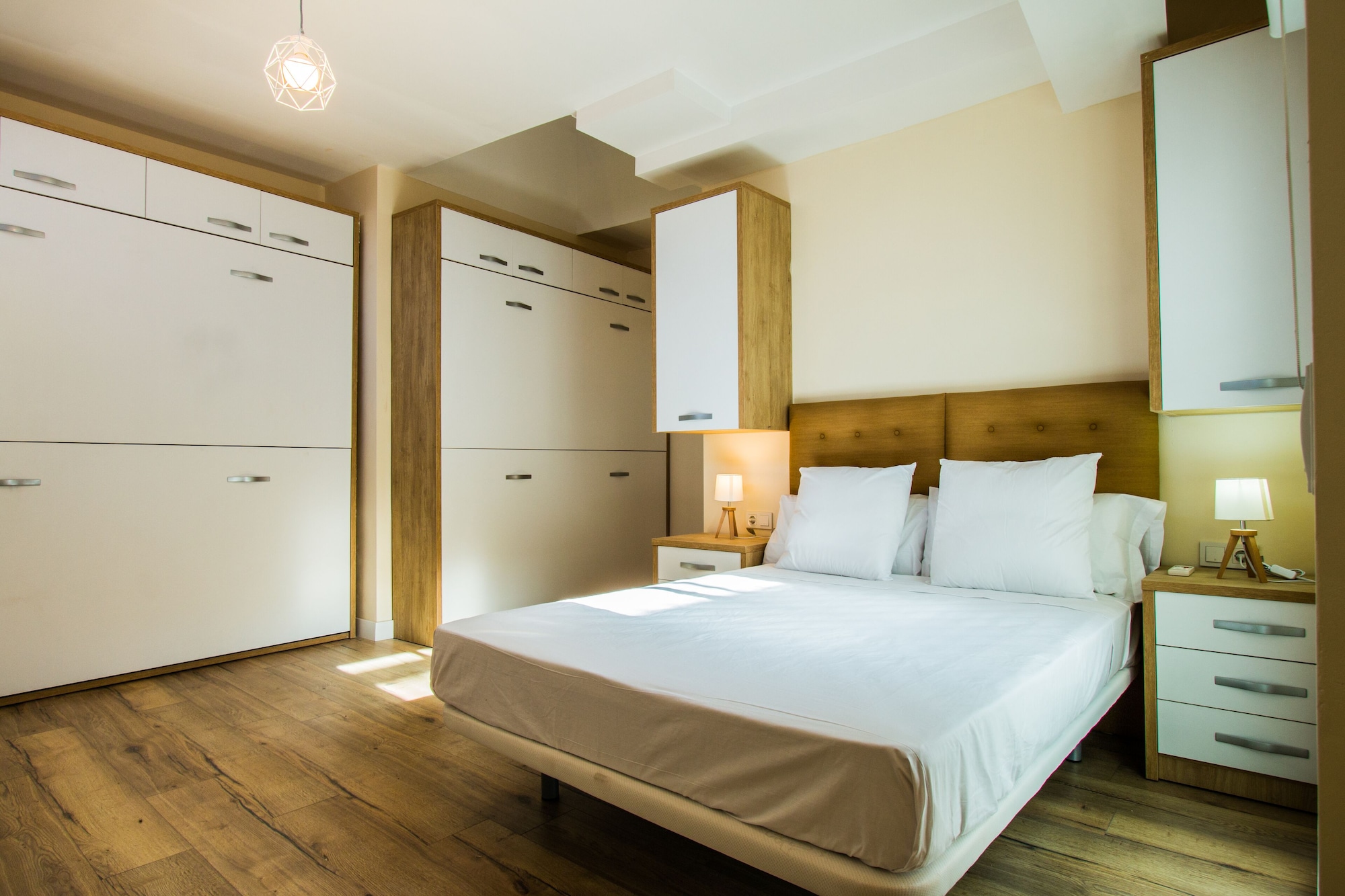 FAMILY, MULTIPLE BEDS