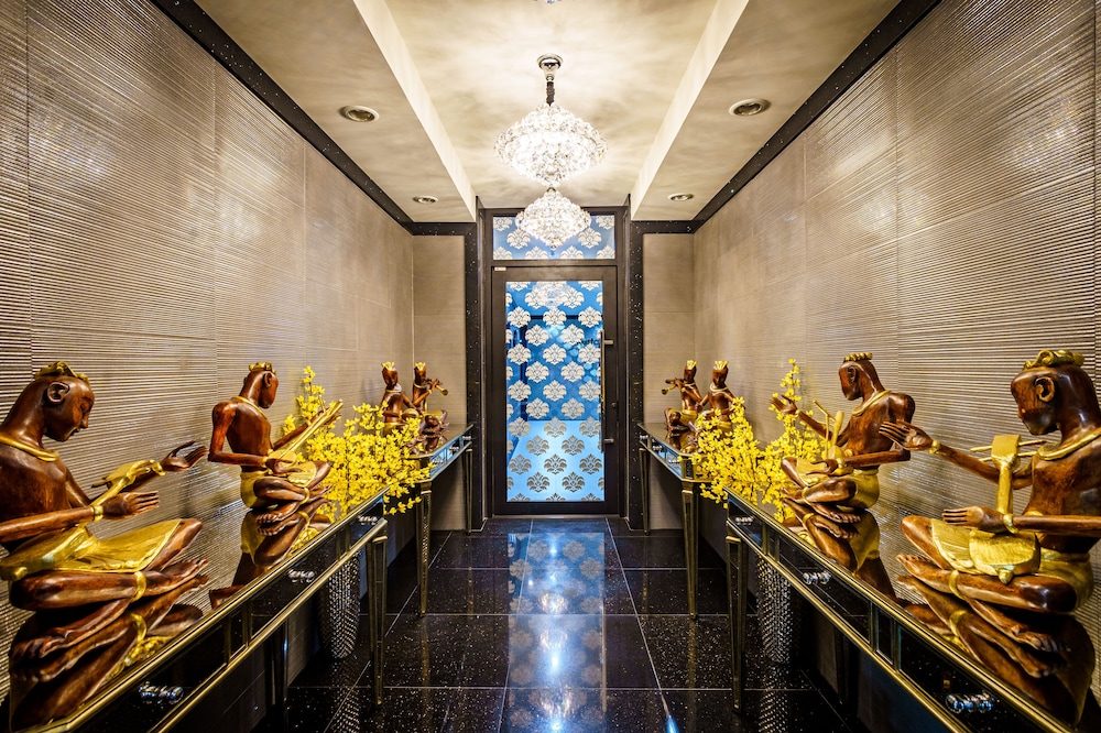 Lux Boutique Hotel 14/19