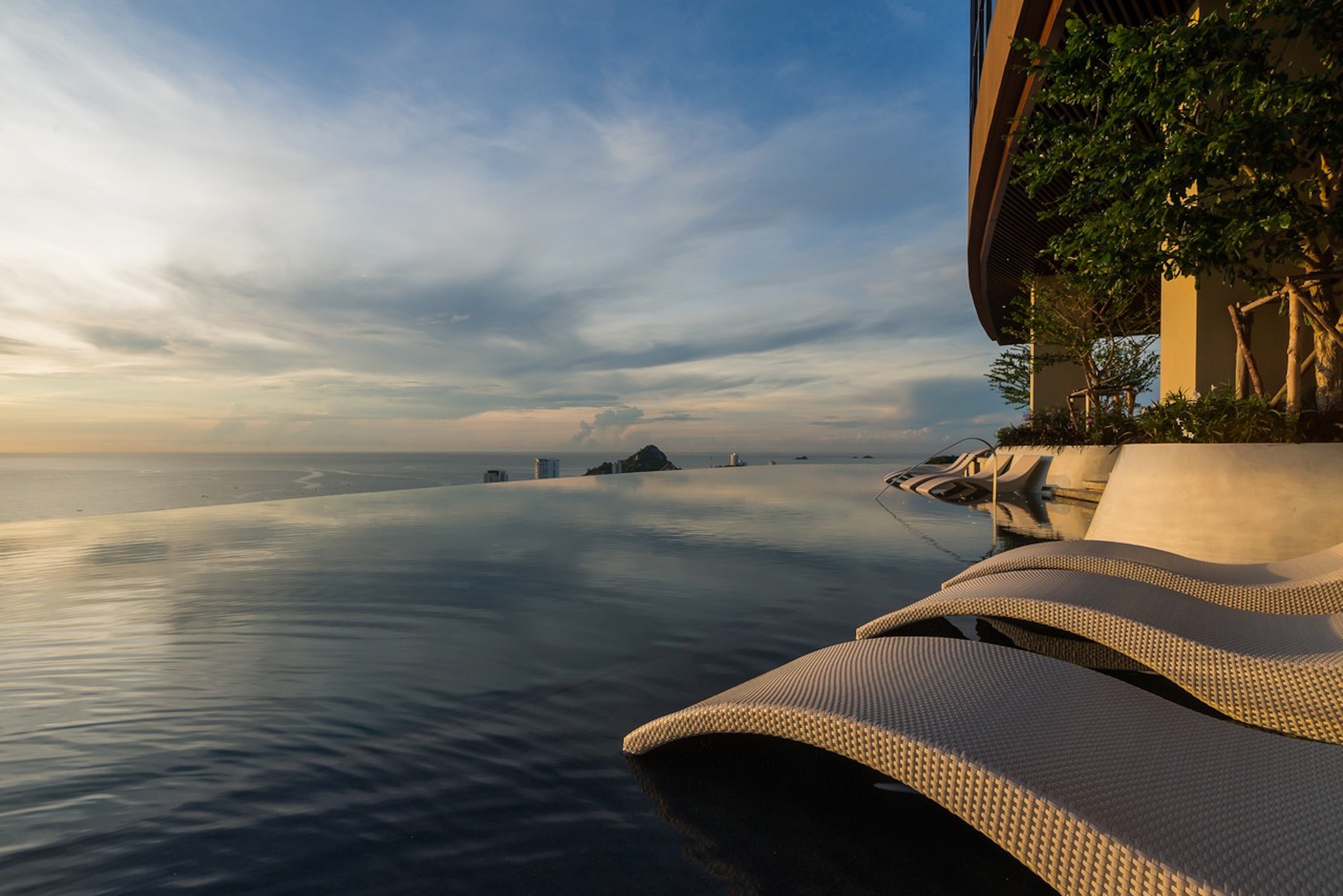 Holiday Inn Vana Nava Hua Hin 33/36