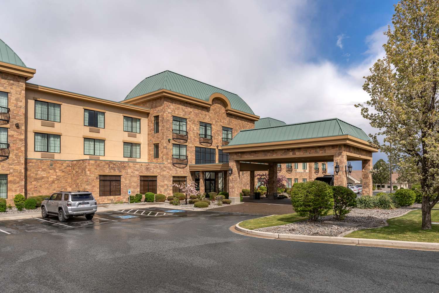 Best Western Premier Pasco Inn & Suites 61/64
