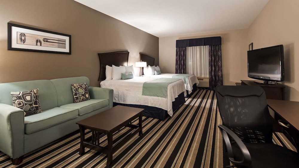 Best Western Plus Sand Bass Inn & Suites 20/52