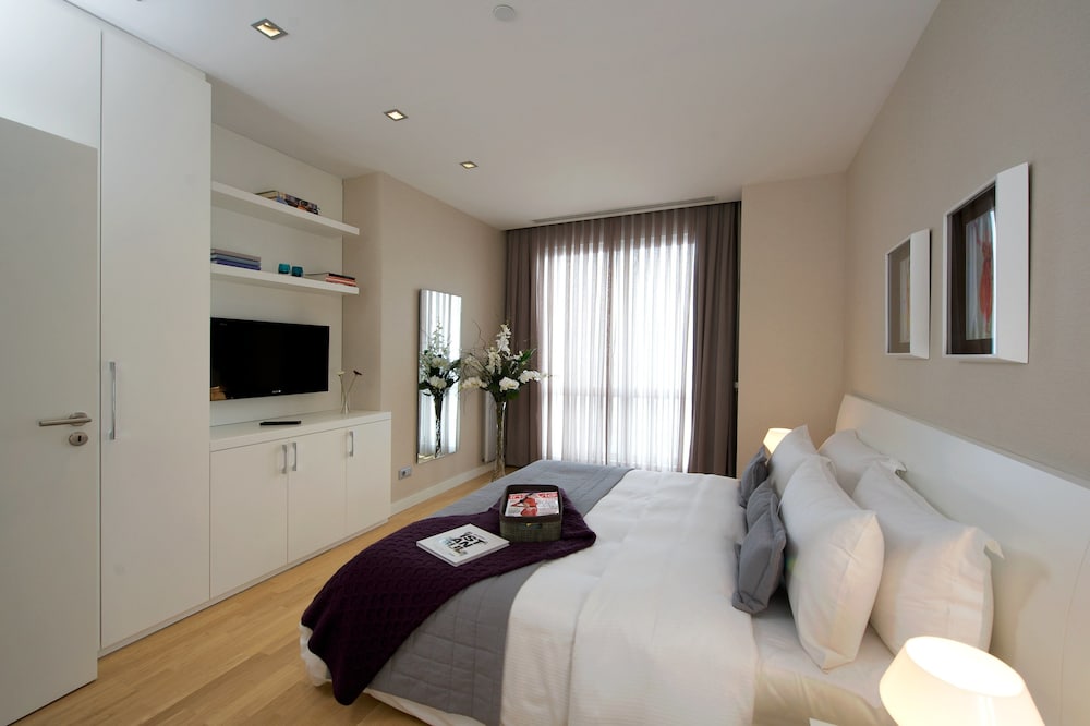 Anthill Suites 17/56