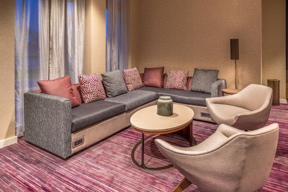 Courtyard By Marriott Detroit Farmington 32/47
