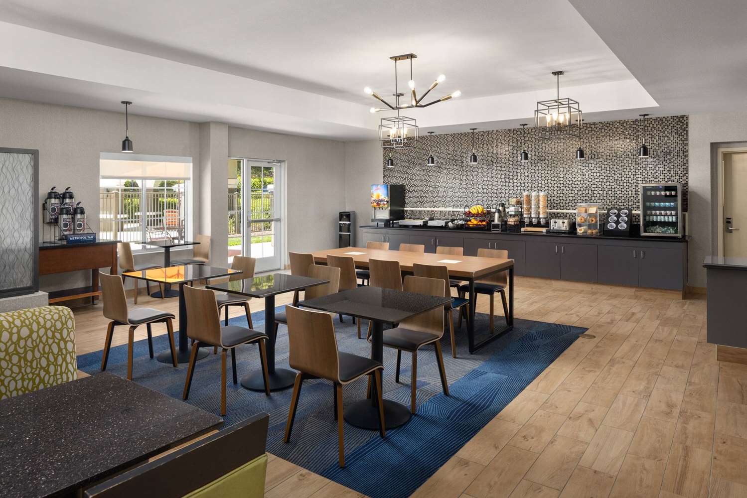 restaurant cafeteria