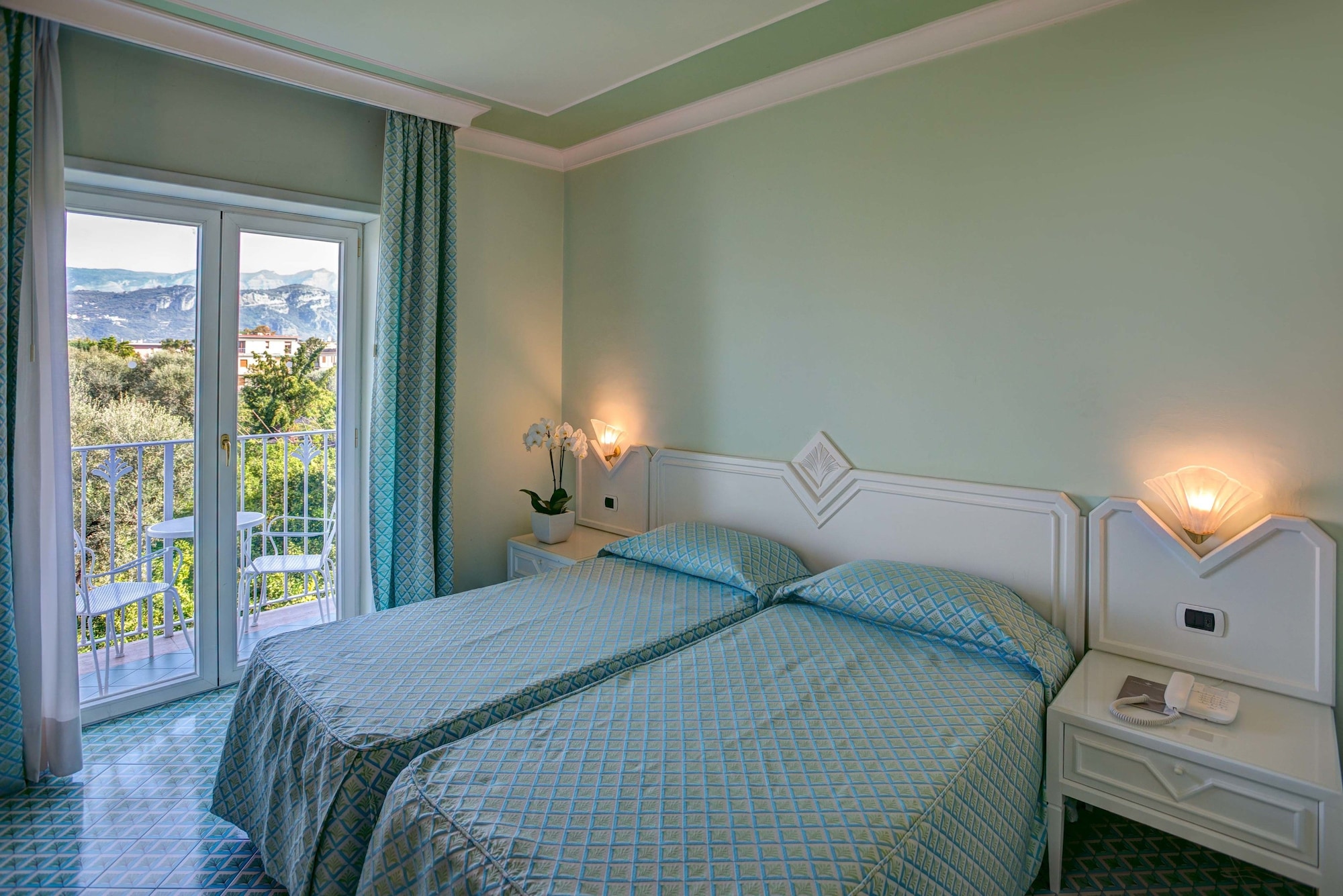 STANDARD, DOUBLE OR TWIN BED