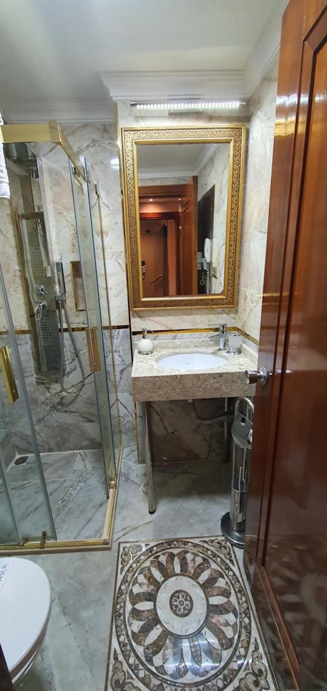 Asur Hotel 7/48
