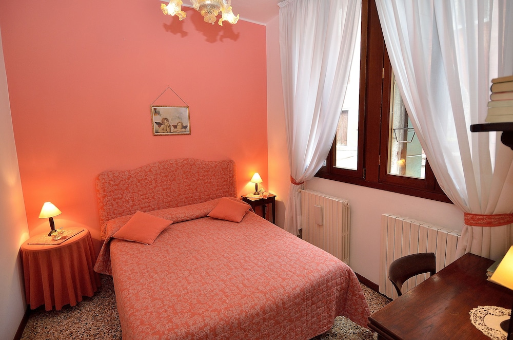Charming Venice Apartments 24/78