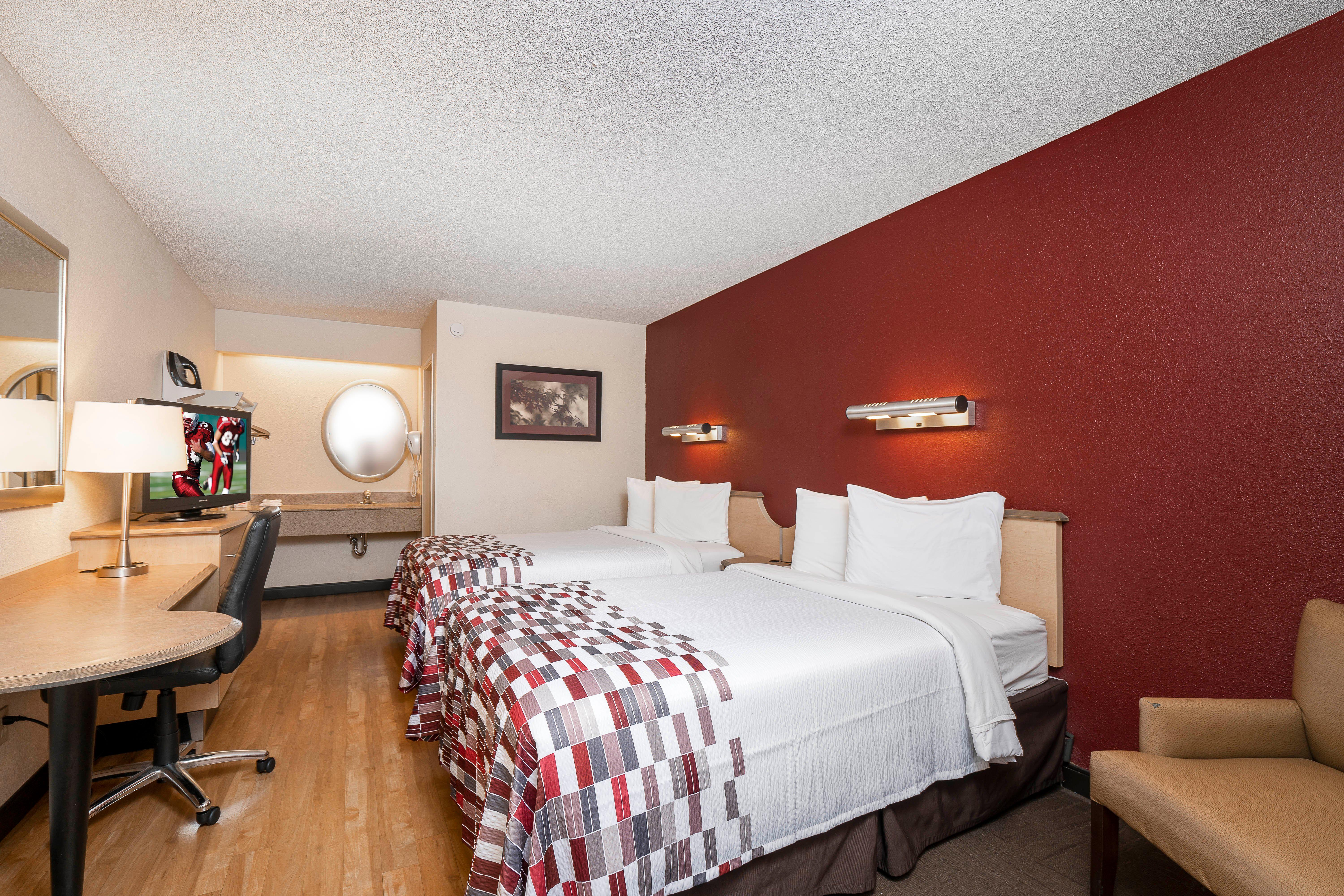 غرفة ديلوكس بسريرين، Red Roof Inn Detroit - Dearborn/Greenfield Village 2/5