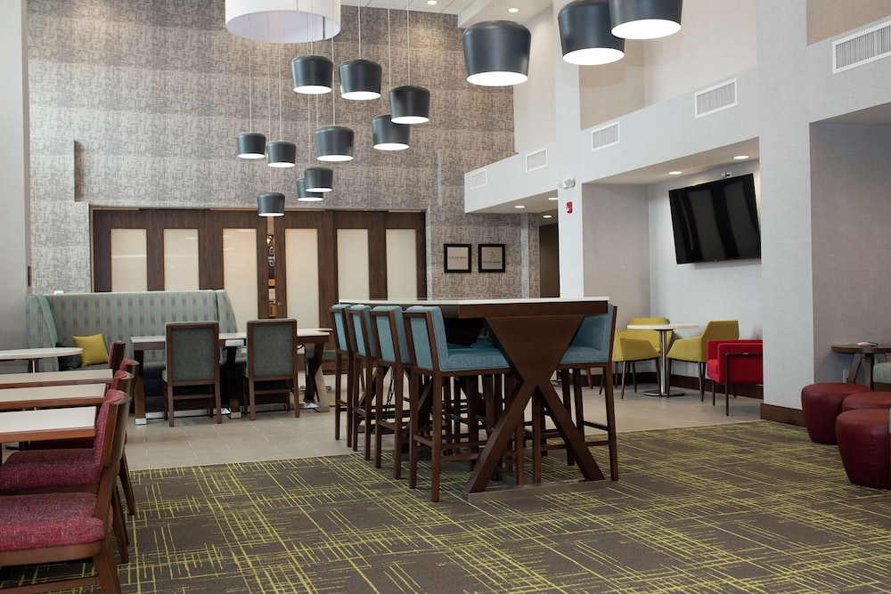 Hampton Inn and Suites Dundee 45/55