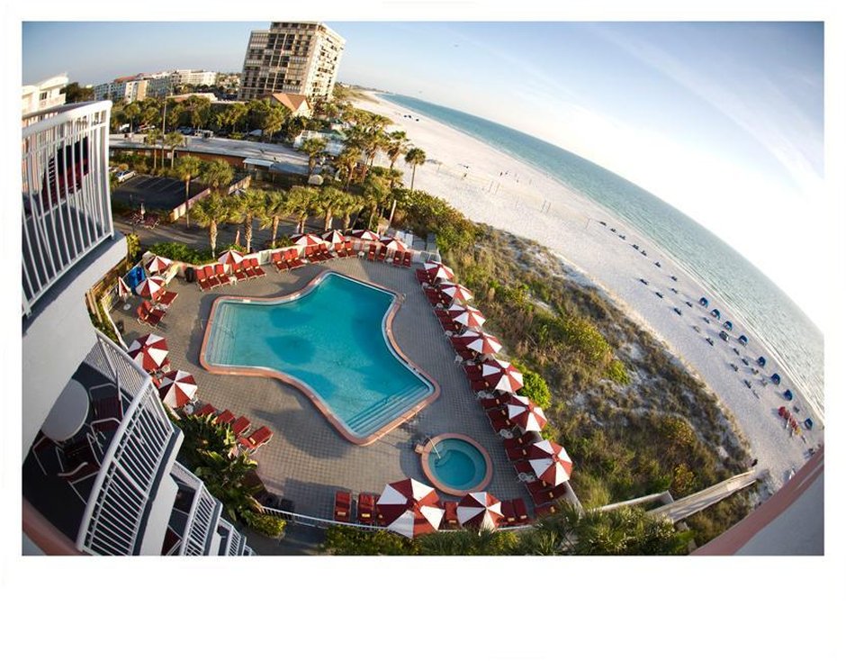 Beach House Suites By The Don Cesar 42/45