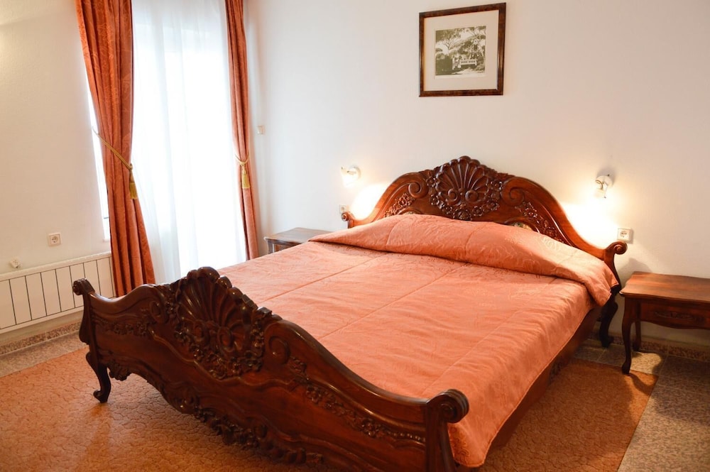Park Hotel Bellevue 24/65