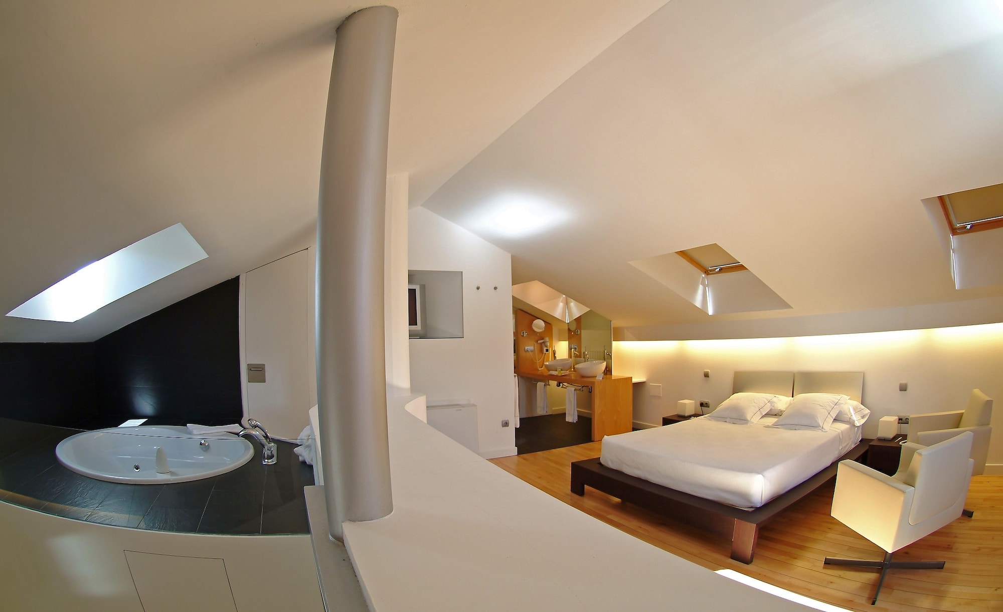 Duplex, Suite, Queen Bed, Jetted Tub, Tierra de Biescas 3/4