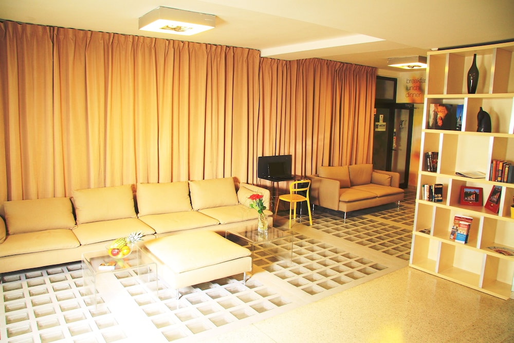 Akcent Hotel 41/67