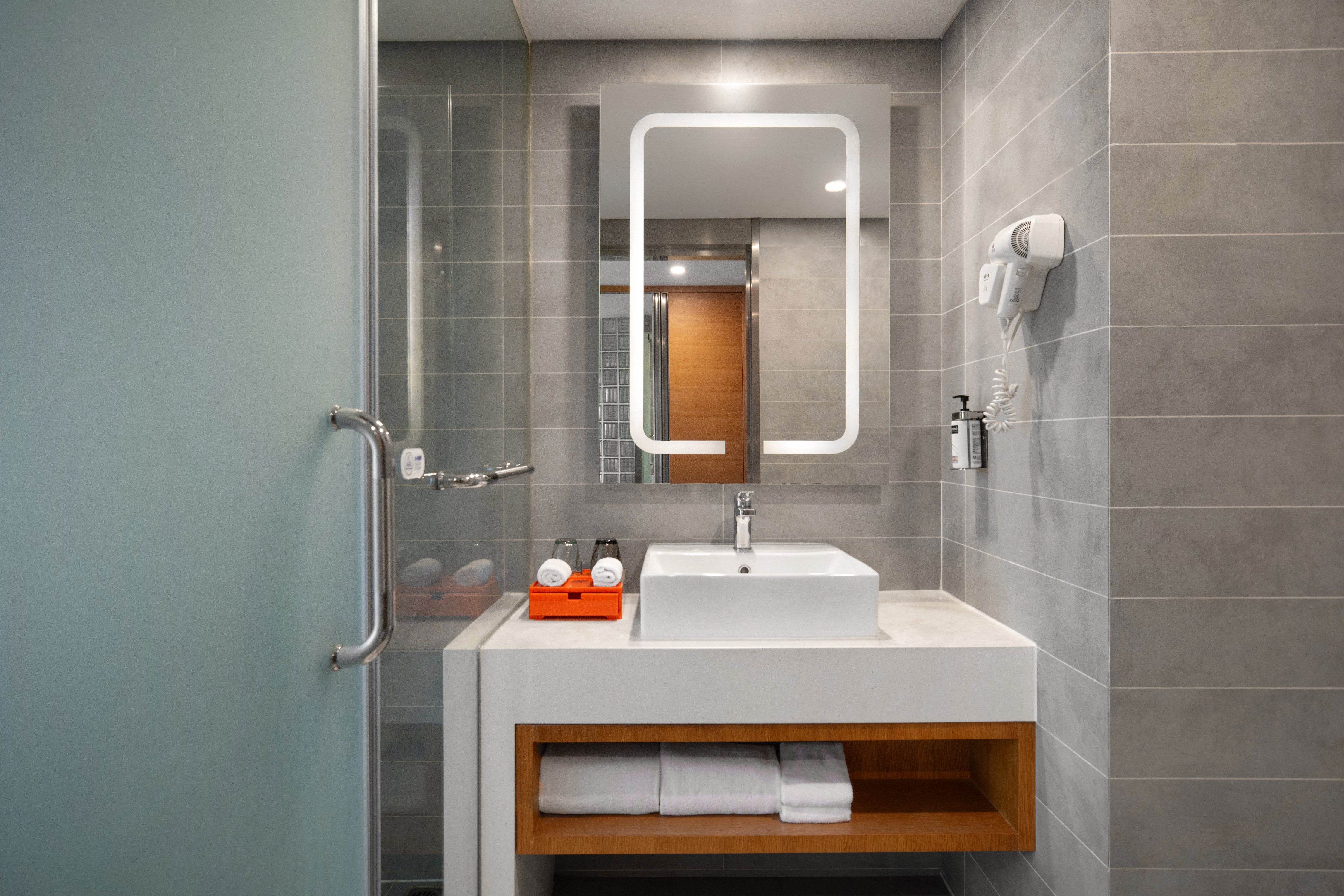 Holiday Inn Express Chengdu Airport Zone 75/75