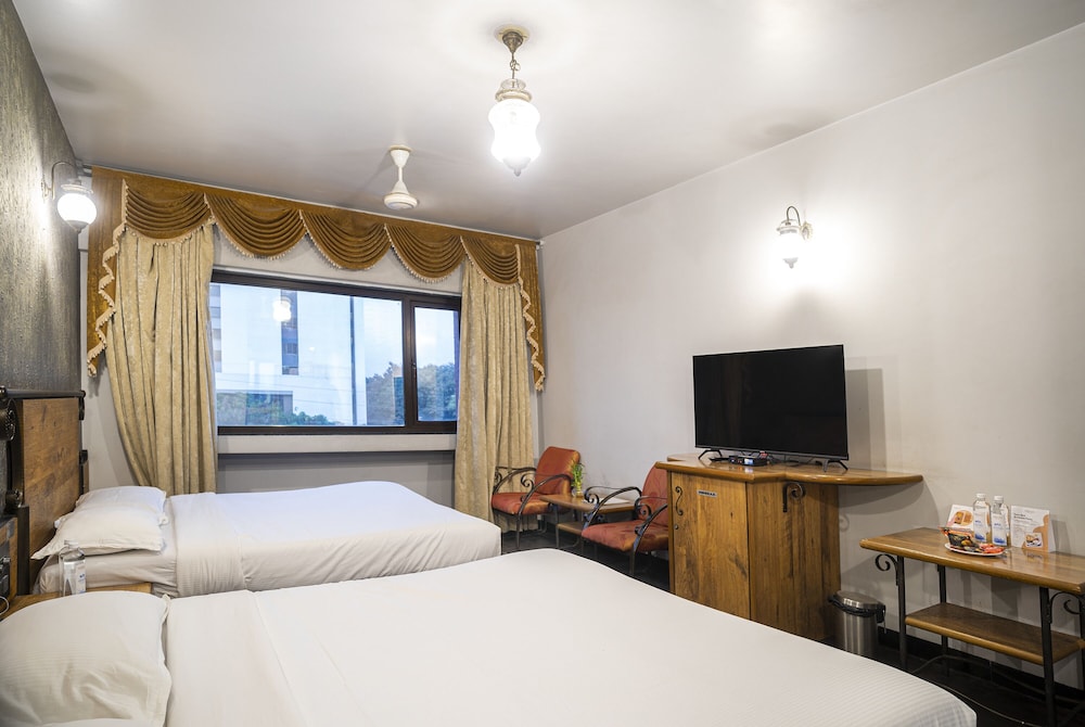 HOTEL INFINITI 20/55