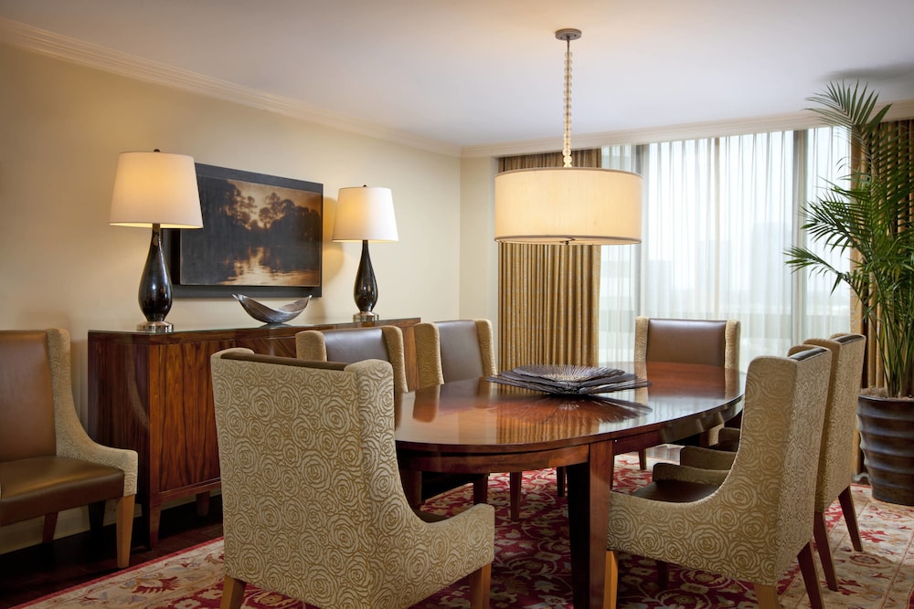 St Regis Hotel 28/33