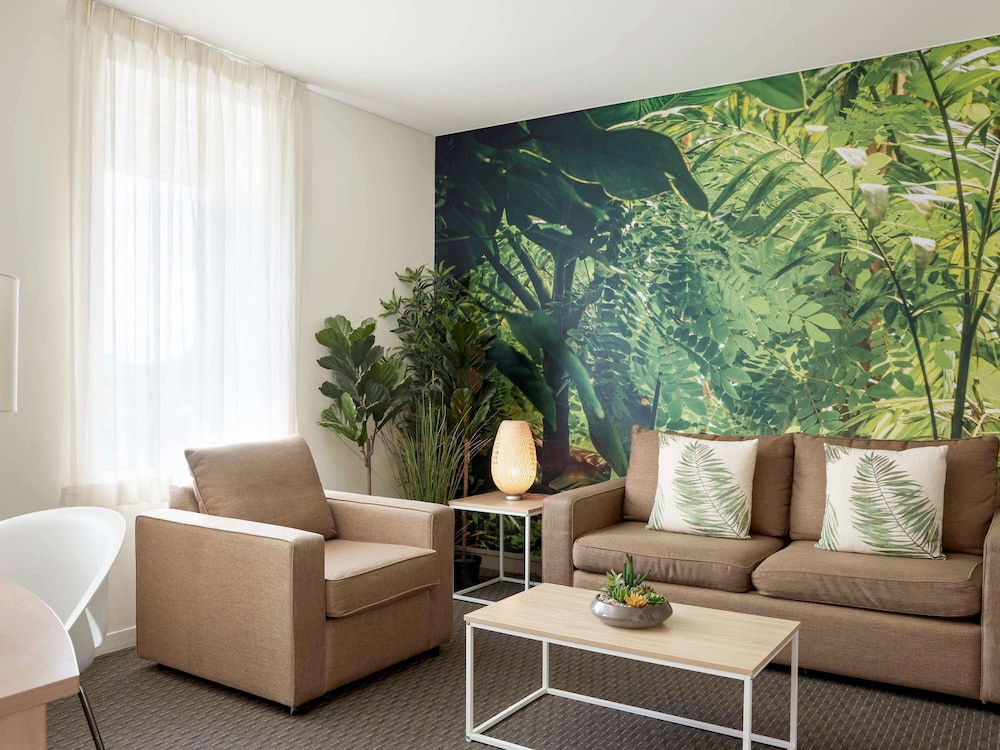 ibis Melbourne Hotel and Apartments 44/70