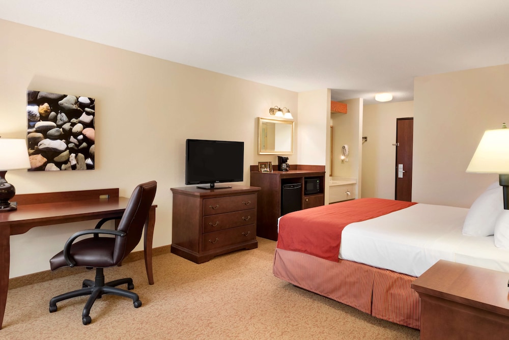 Country Inn Suites By Radisson Cedar Rapids Airport Ia 5/42