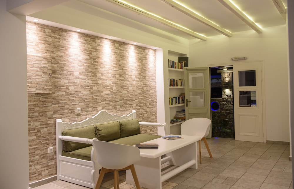 Yperia Hotel 35/59