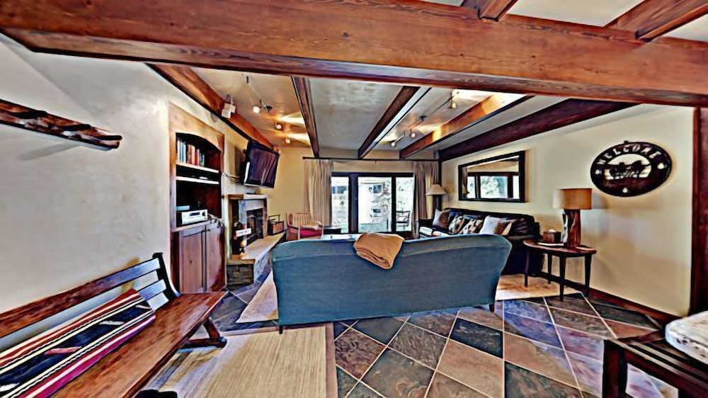 Timberline Condominiums 56/81
