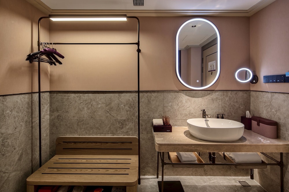 Mercure Yiwu International Trade City 30/32