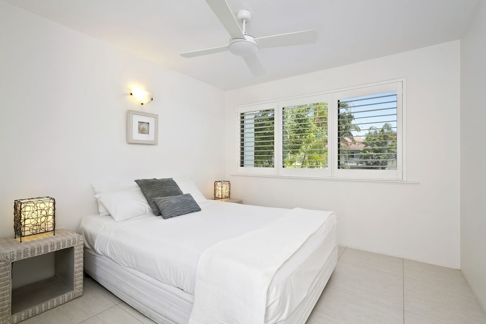 NOOSA SHORES RESORT 8/70