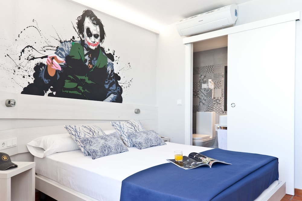 Hotel Ryans La Marina 41/69