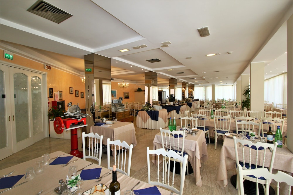 Hotel De Amicis 40/53